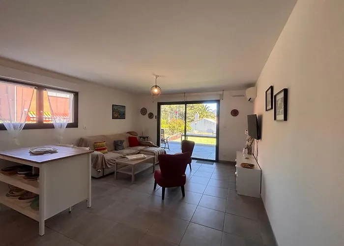صورة Apartment With Garden In Saint-Raphael