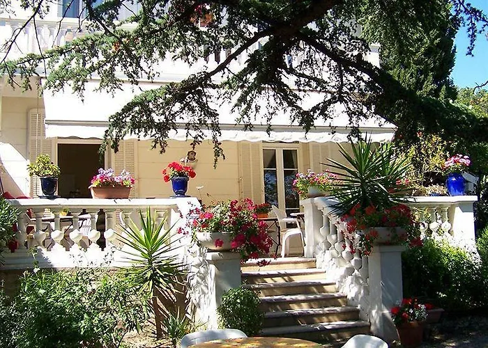 Le Thimothee : Hotel & Studios Saint-Raphael  photo